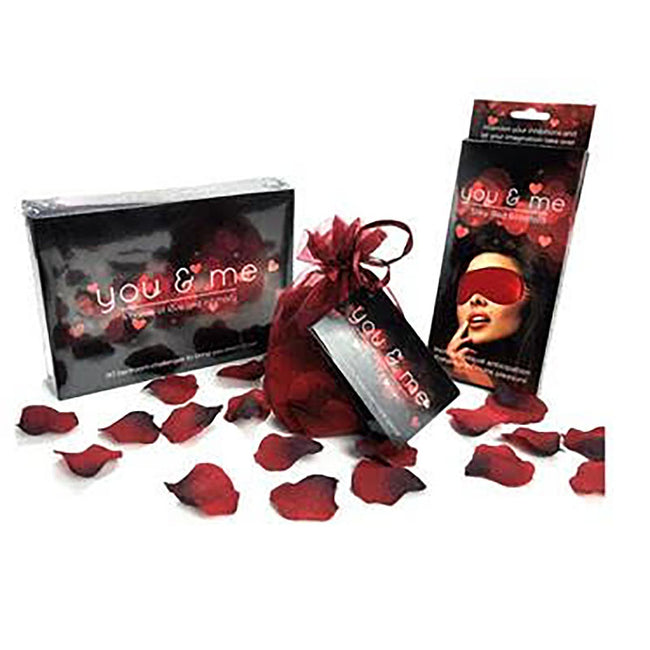 You And Me Lovers Bundle - Couples Game with Blindfold & Rose Petals